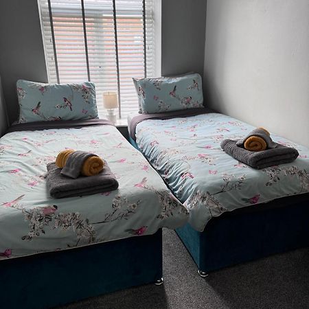 The Greens Apartment Farnworth المظهر الخارجي الصورة