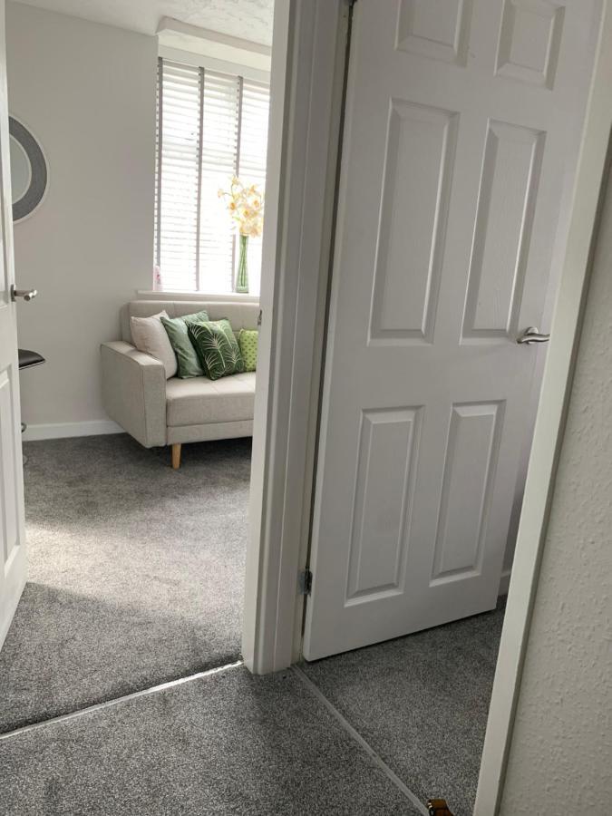 The Greens Apartment Farnworth المظهر الخارجي الصورة